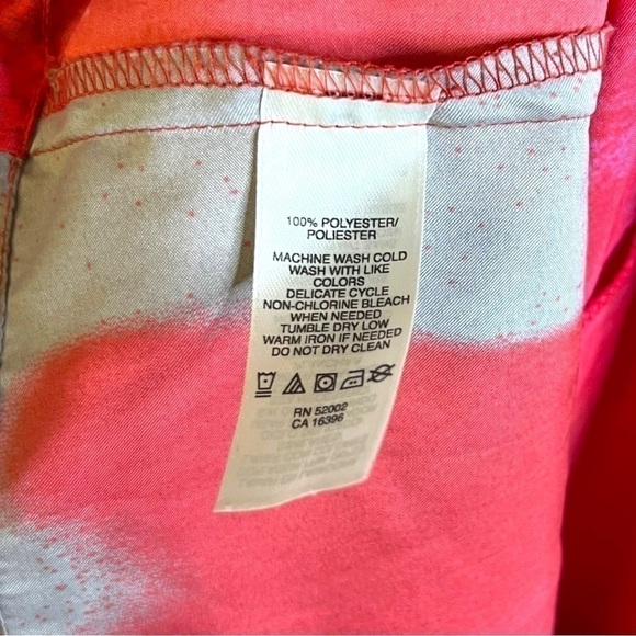 Dkny Beautiful Satin Like Red Zip Back Blouse, Size Small - Picture 4 of 4